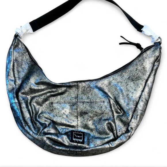 NWT Free People We The Free Sparta Sling Bag, Black Leather with Silver Shimmer - Picture 6 of 11
